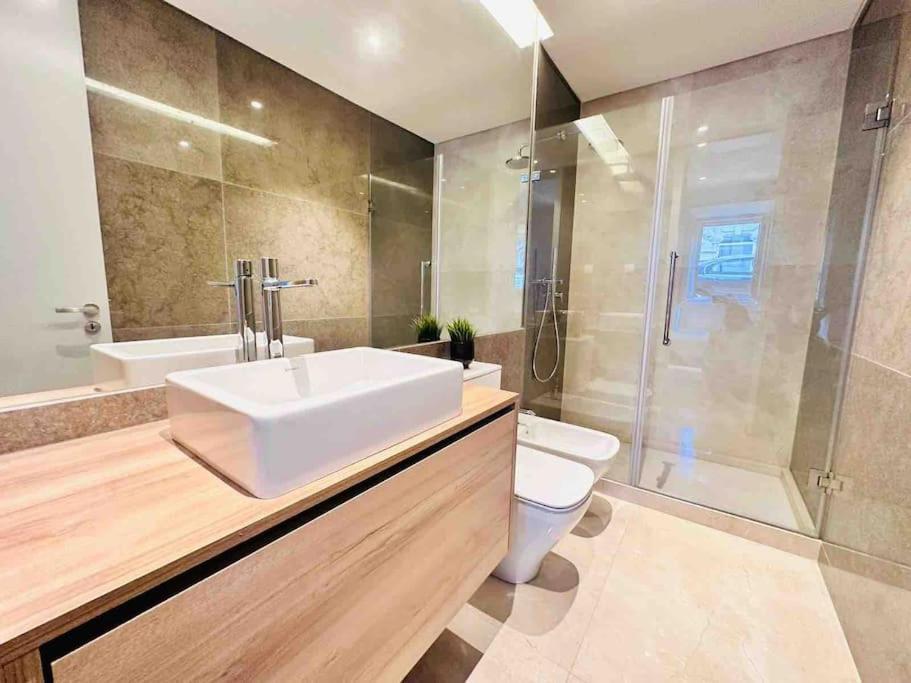 Lisbon Marques De Pombal Top Flat Great Locations City Center B ภายนอก รูปภาพ